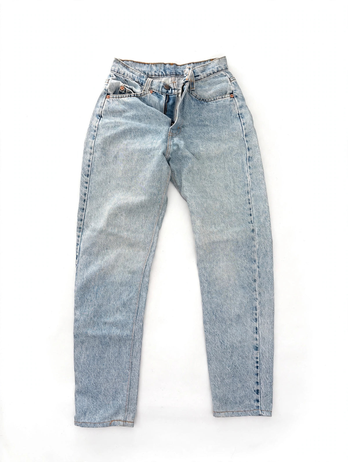 Vintage Levi's 560 Loose Fit Tapered Jeans — Light Wash — Size 24